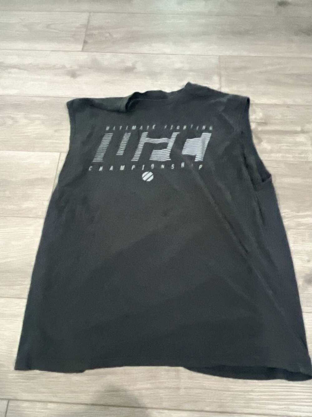UFC MUSCLE CUTOFF TEE
